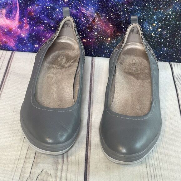 Vionic Jacey Wedge Shoes 8.5 Wide Women Slip on Comfort Gray Leather Support - Picture 3 of 9